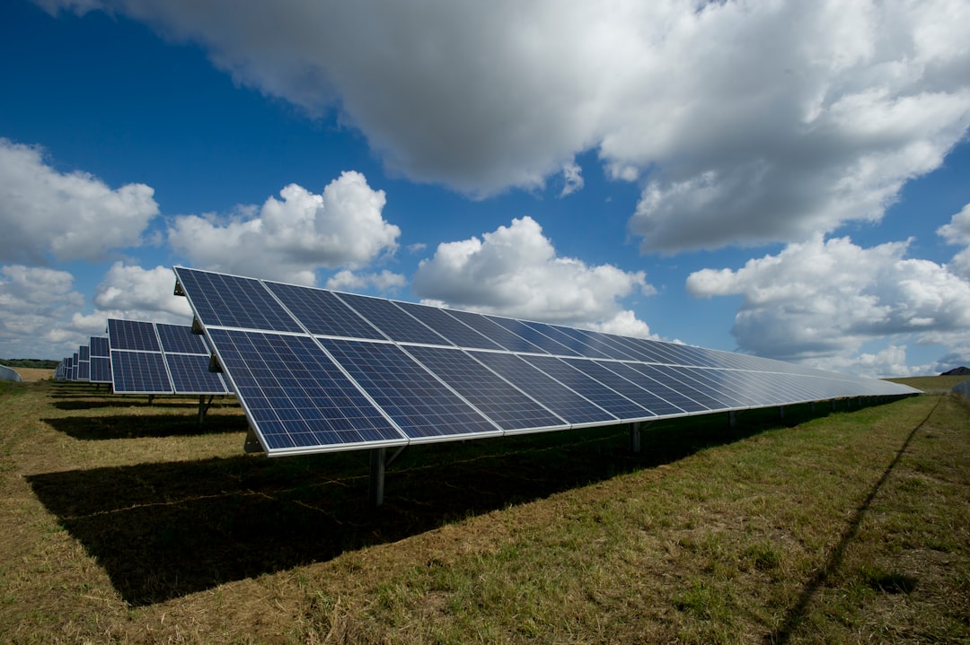 Estudiantes en curso de energía solar